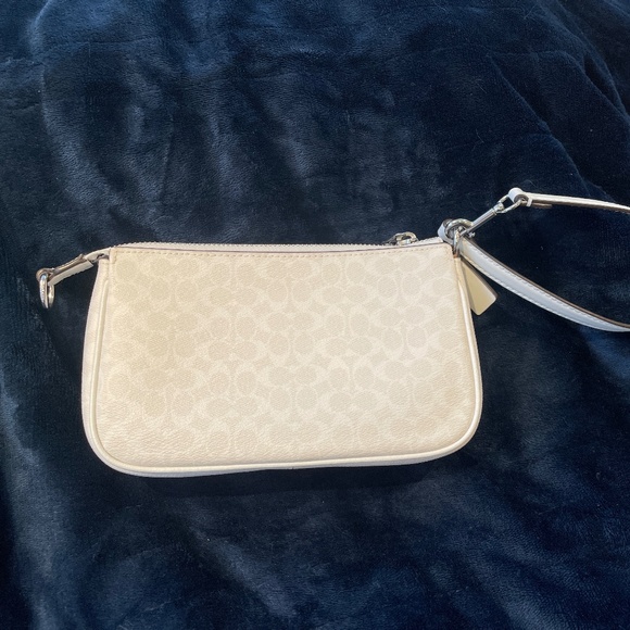 NWOT Coach Nolita 19 Signature Canvas Wristlet Glacier White Silver Hardware - Picture 4 of 12